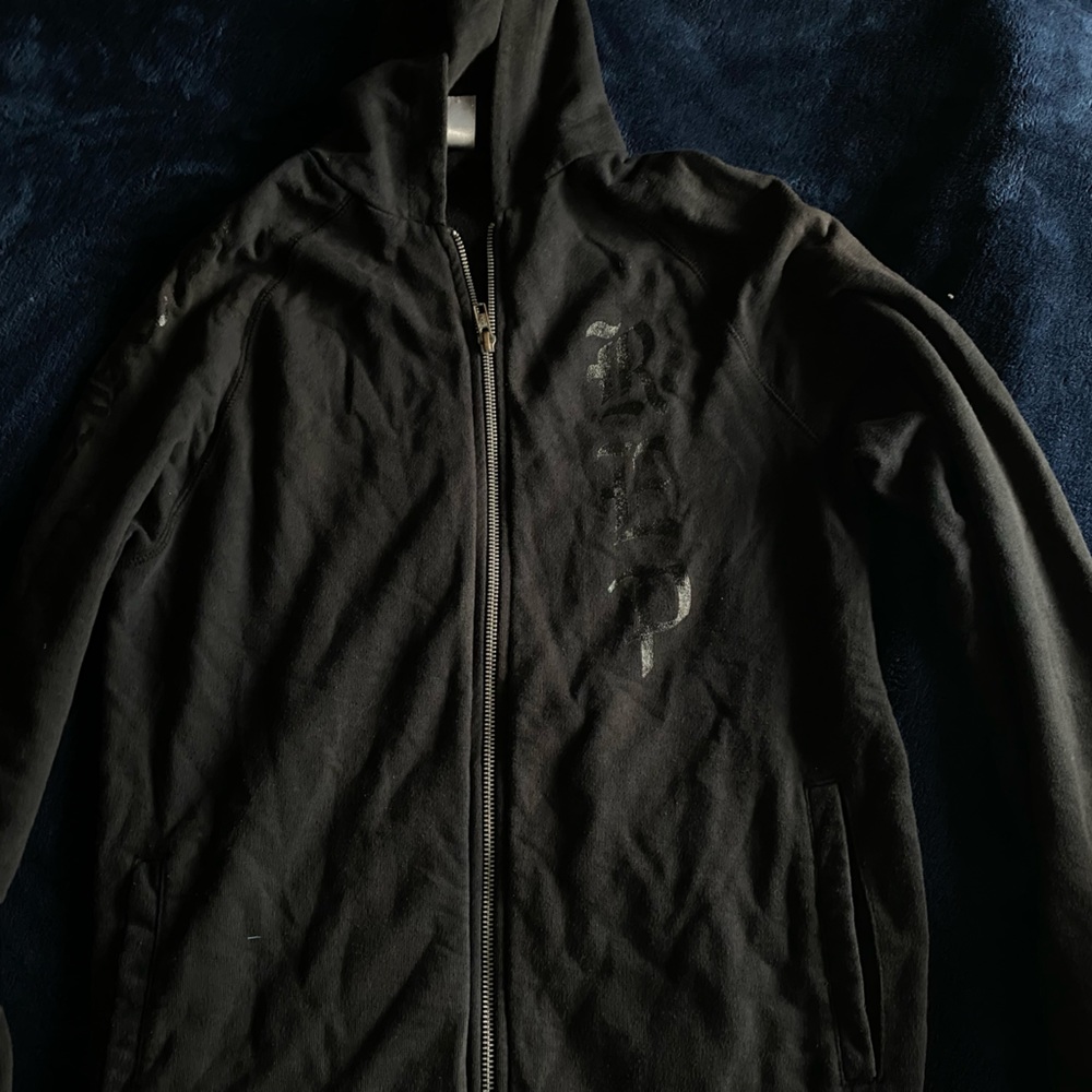 Taylor Swift’s Vintage Black Rep Hoodie